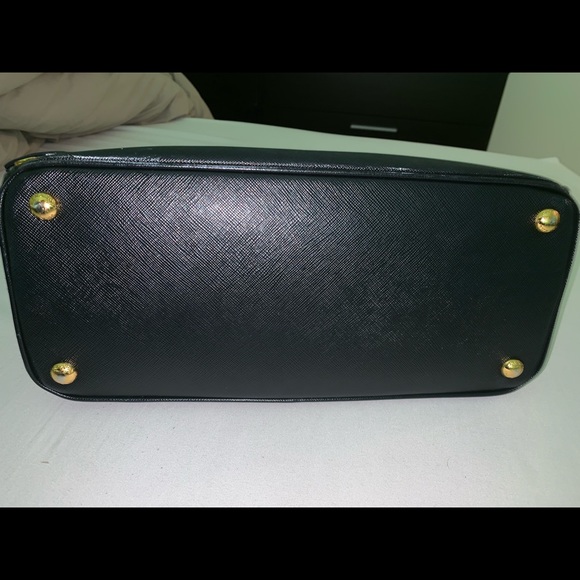 Prada Galleria Small Saffiano Leather Bag - Picture 4 of 9